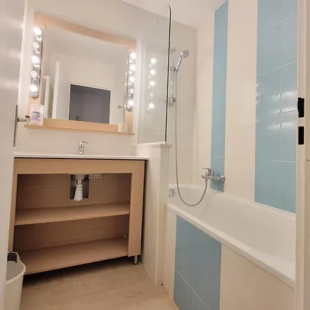Cozy Studio With Balcony And Shared Pool * Saint-Raphaël