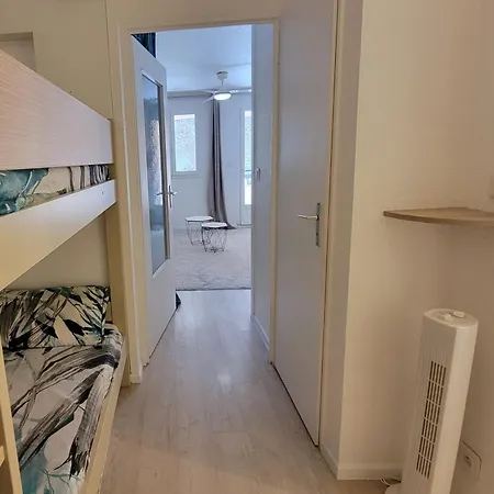 Cozy Studio With Balcony And Shared Pool Apartamento Saint-Raphaël
