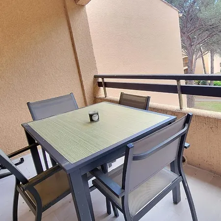 Cozy Studio With Balcony And Shared Pool * Saint-Raphaël